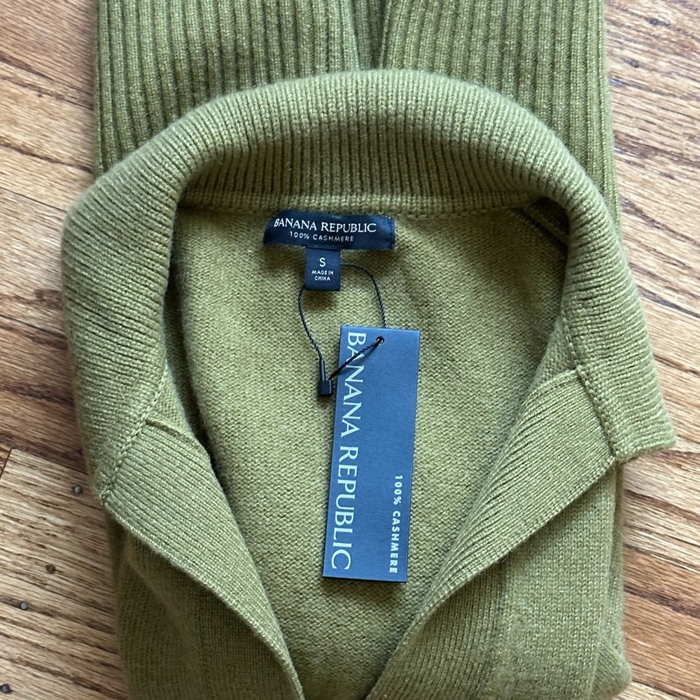 Banana Republic Green Cardigan Sweater